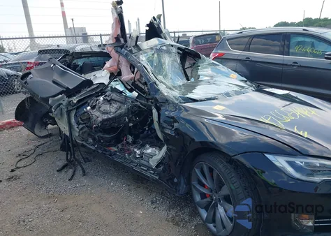 2016 Tesla Model S 90D/P100D/P85D/P90D z USA, uszkodzony, nr VIN 5YJSA1E41GF143185